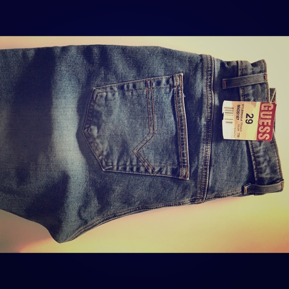 Guess jeans bnwt. - Picture 1 of 2